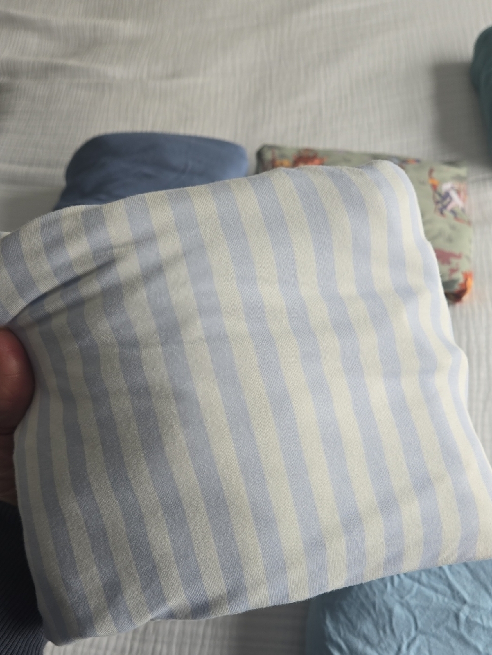 Kyte Baby Crib Sheet in Small Mist Stripe